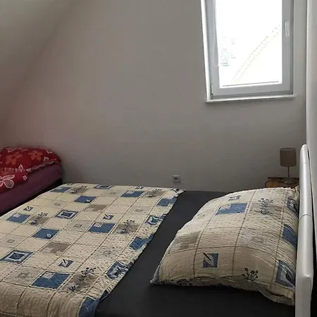 Bedrichov, Lägenhet *